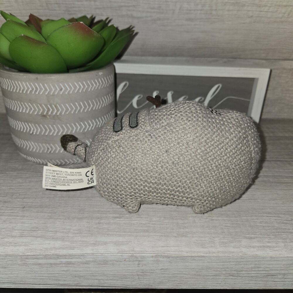 Official Pusheen the Cat Kawaii Soft Crochet Knit Style Plushie - Picture 6 of 10